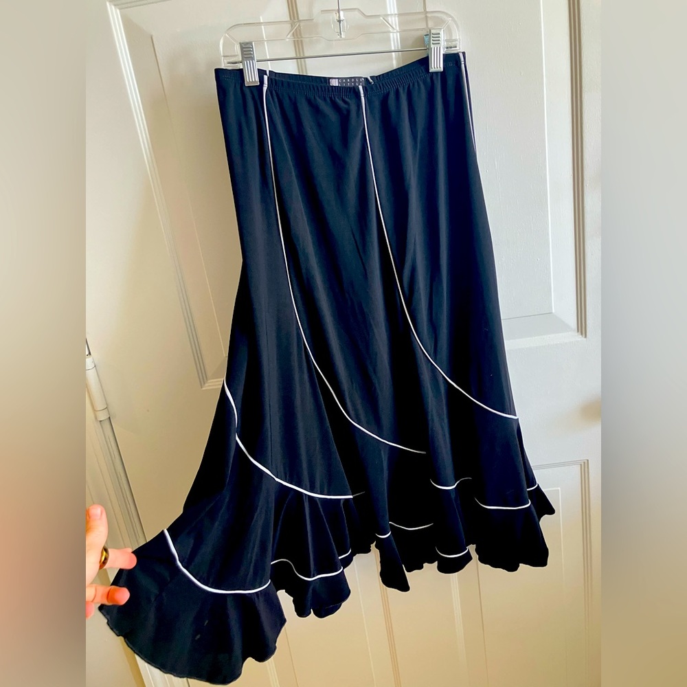 Flowing dancing skirt